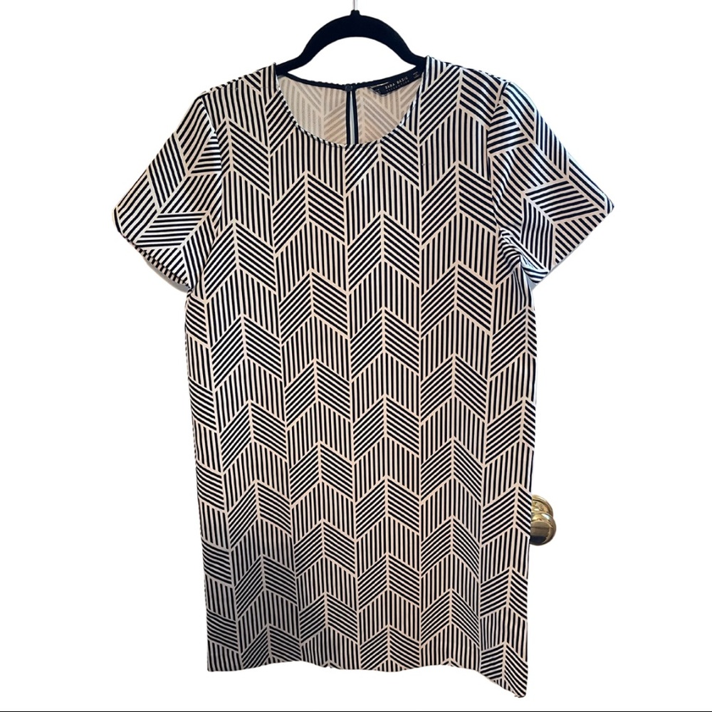 Zara Straight Short-Sleeved Dress